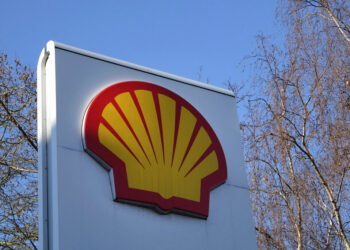 Two energy giants pull billions in investments out of Russia