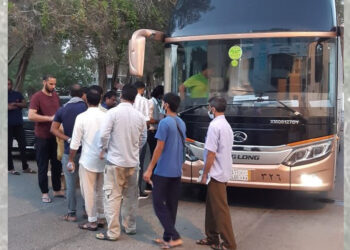 Distressed and stranded NRI workers in Saudi Arabia return home, hail Indian diplomats