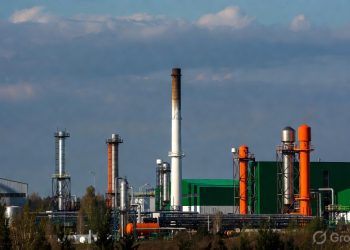 5.6 Billion by 2035 — How Clean Tech Is Driving Global Decarbonization